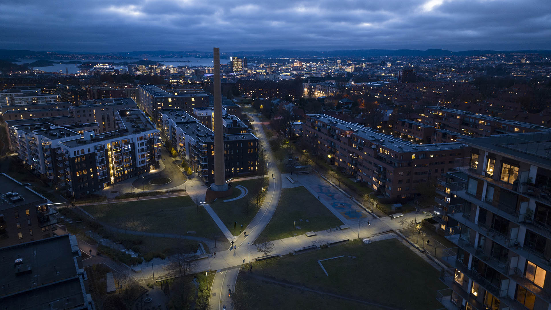 Sylindriske lysmaster til Tiedemannsparken